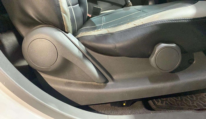 2014 Chevrolet Beat LT PETROL, Petrol, Manual, 86,658 km, Driver Side Adjustment Panel