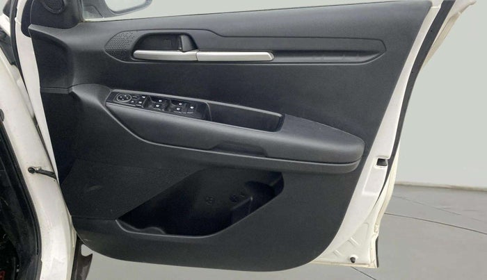 2021 KIA SONET HTK PLUS 1.0 IMT, Petrol, Manual, 19,159 km, Driver Side Door Panels Control