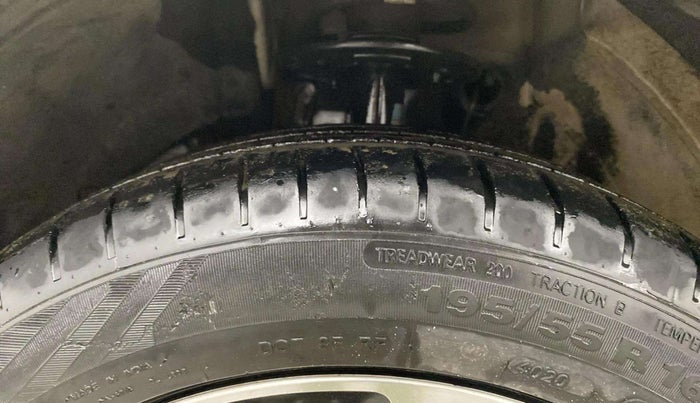2020 Toyota Glanza V, Petrol, Manual, 42,878 km, Left Front Tyre Tread