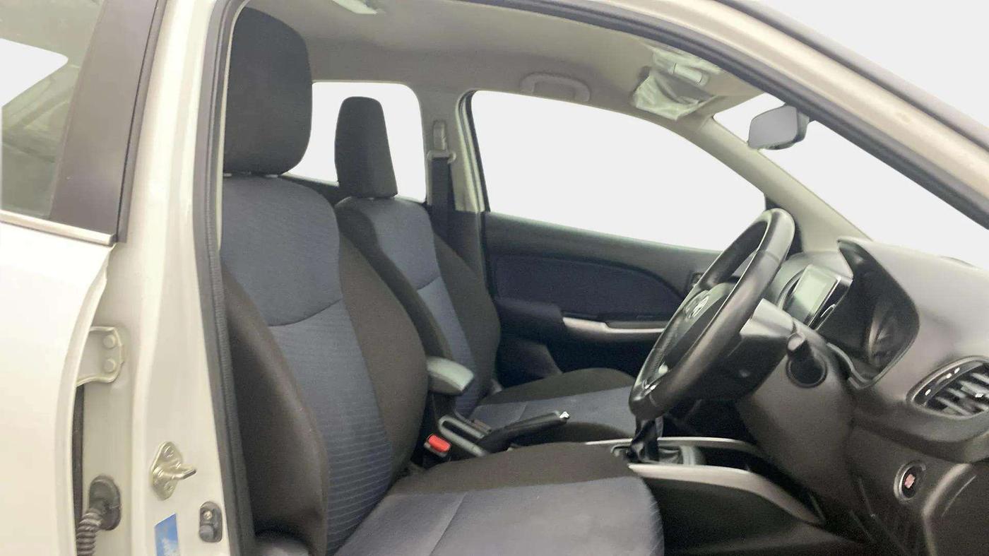 2020 Toyota Glanza V, Petrol, Manual, 43,016 km, Right Side Front Door Cabin