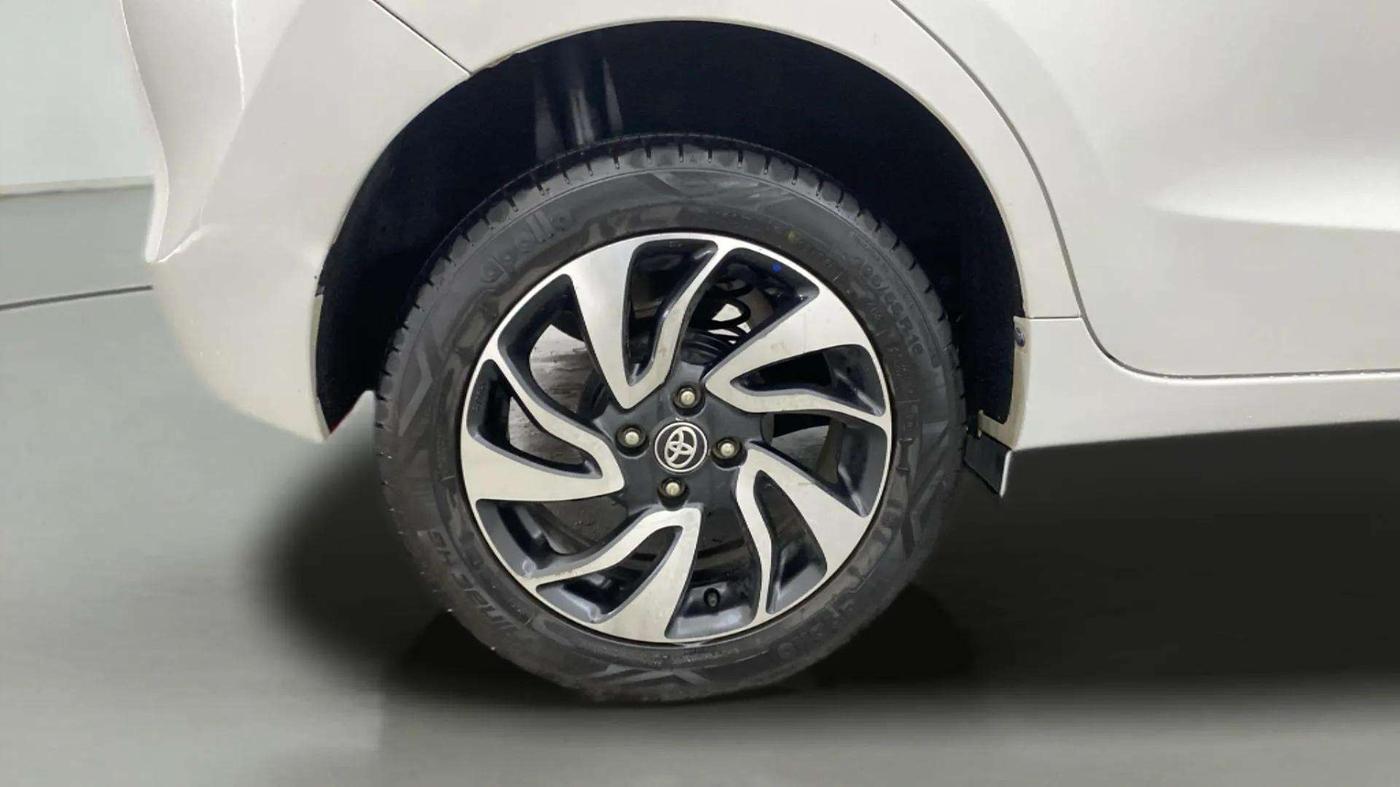 2020 Toyota Glanza V, Petrol, Manual, 43,016 km, Right Rear Wheel
