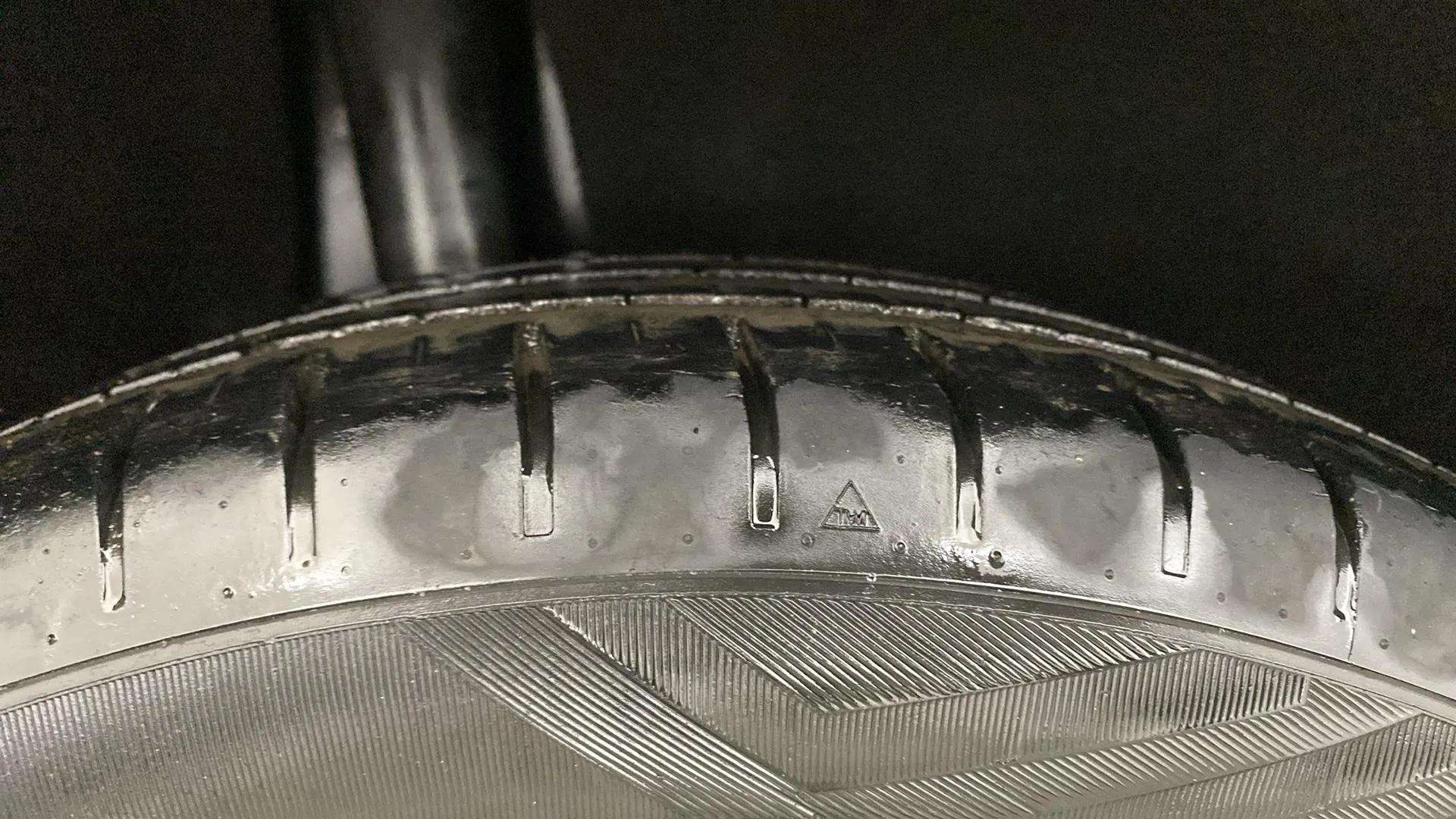 RHS-Rear-Tyre-Tread-19