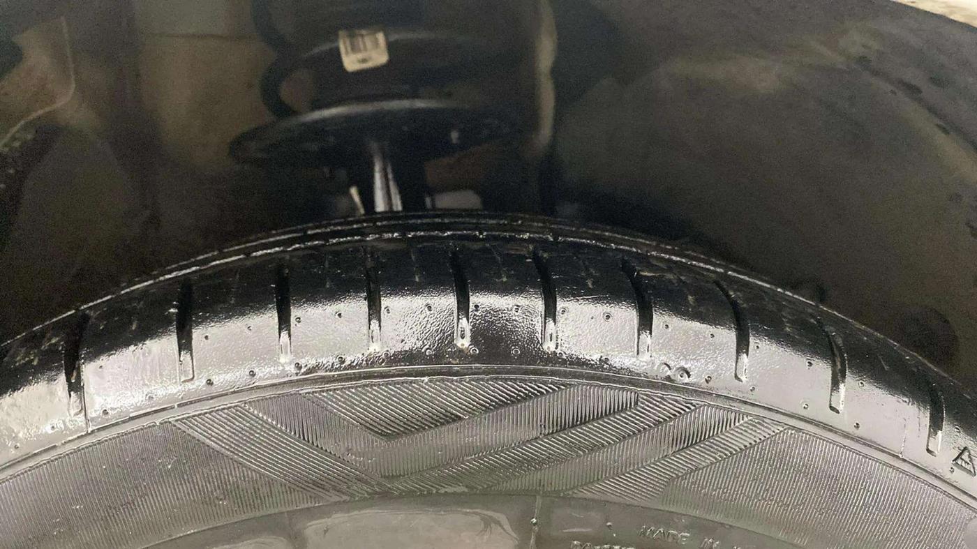 2020 Toyota Glanza V, Petrol, Manual, 43,016 km, Right Front Tyre Tread