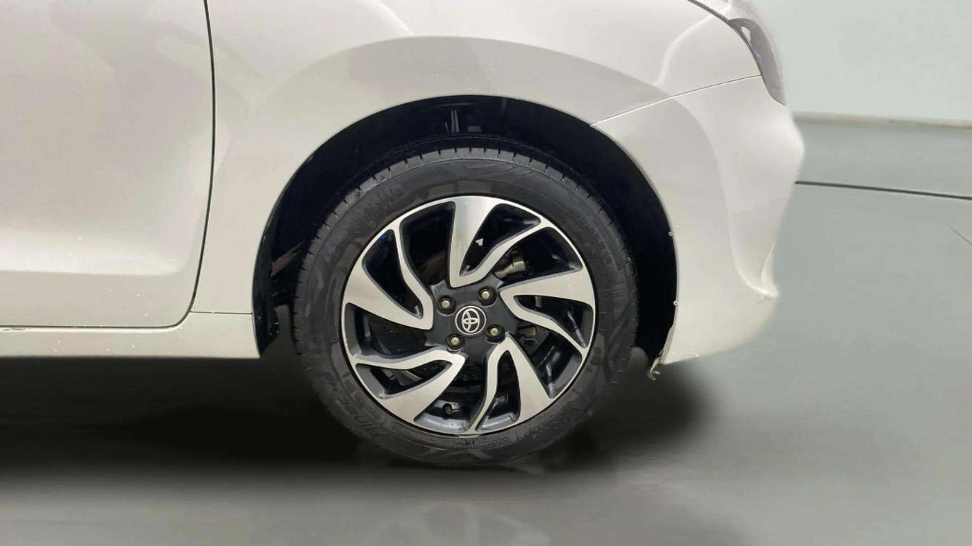 2020 Toyota Glanza V, Petrol, Manual, 43,016 km, Right Front Wheel