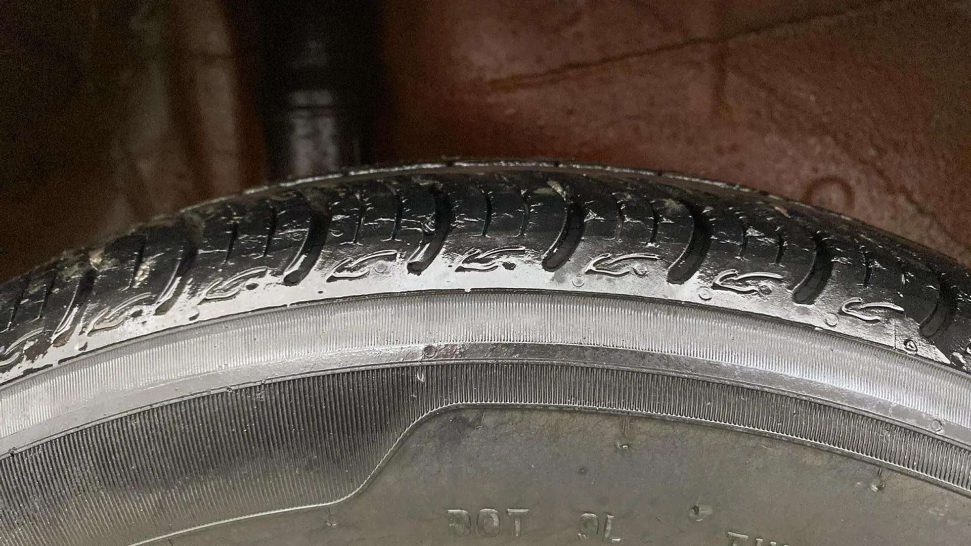RHS-Rear-Tyre-Tread-19