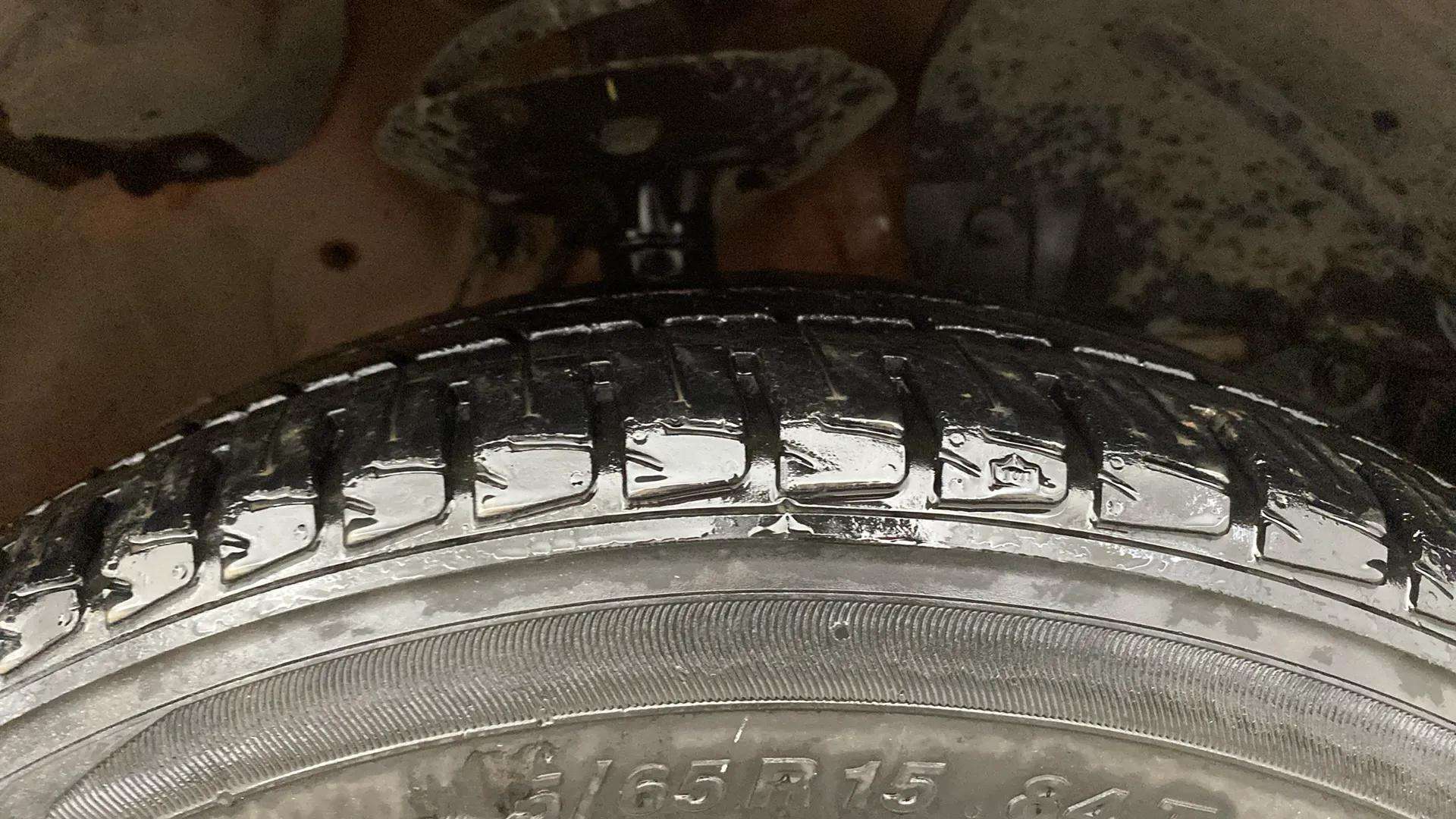 RHS-Front-Tyre-Tread-18