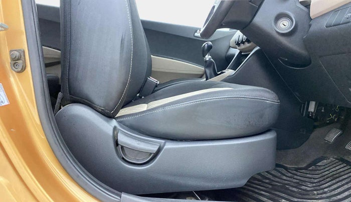 2016 Hyundai Grand i10 SPORTZ 1.2 KAPPA VTVT, Petrol, Manual, 72,602 km, Driver Side Adjustment Panel