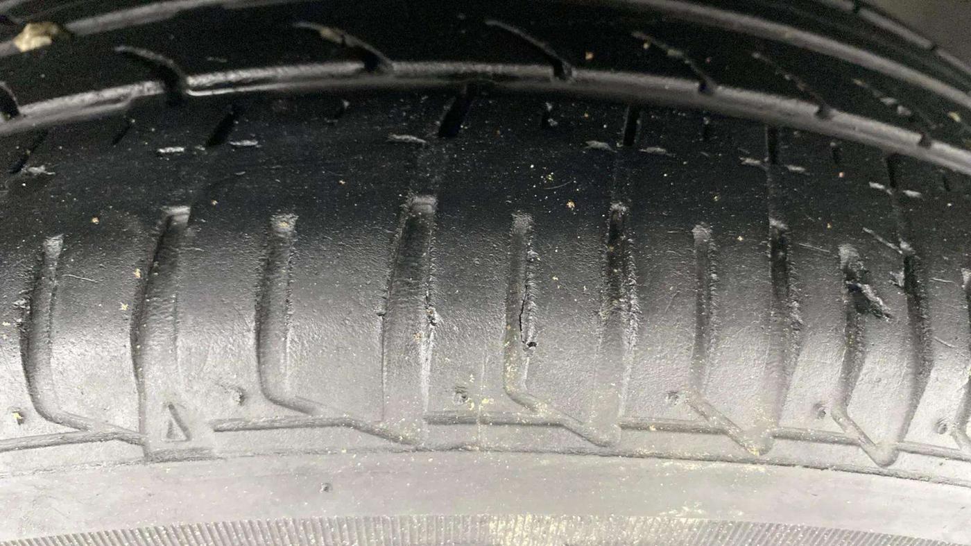 2022 Tata TIGOR XZ PETROL, Petrol, Manual, 25,734 km, Right Front Tyre Tread