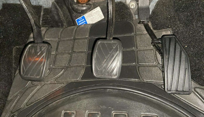 2016 Maruti Baleno ZETA PETROL 1.2, Petrol, Manual, 26,237 km, Pedals