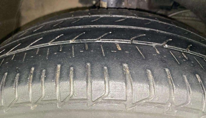 2021 Maruti Baleno ZETA PETROL 1.2, Petrol, Manual, 79,311 km, Right Front Tyre Tread