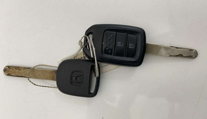 2018 Honda Amaze 1.2L I-VTEC S, Petrol, Manual, 40,824 km, Key Close Up