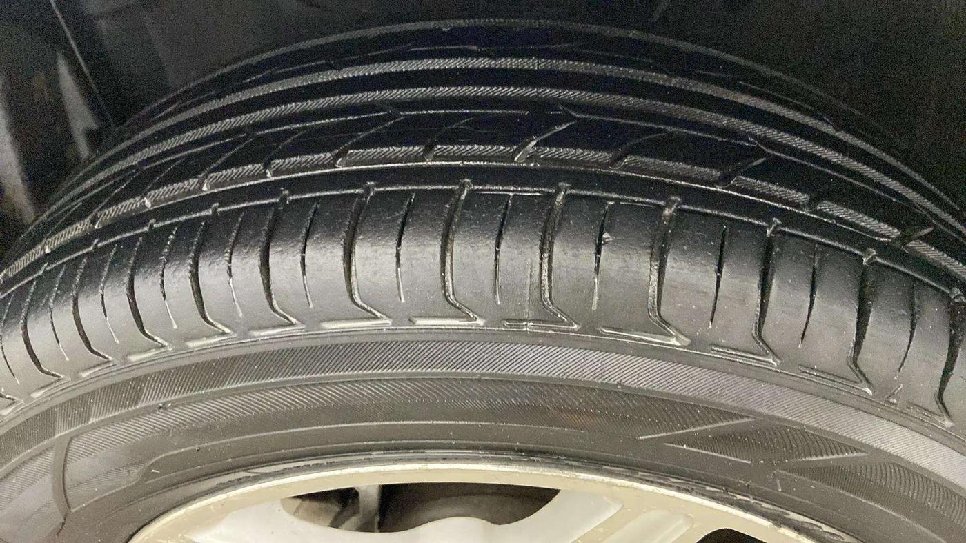 2018 Honda Amaze 1.2L I-VTEC S, Petrol, Manual, 40,824 km, Left Rear Tyre Tread