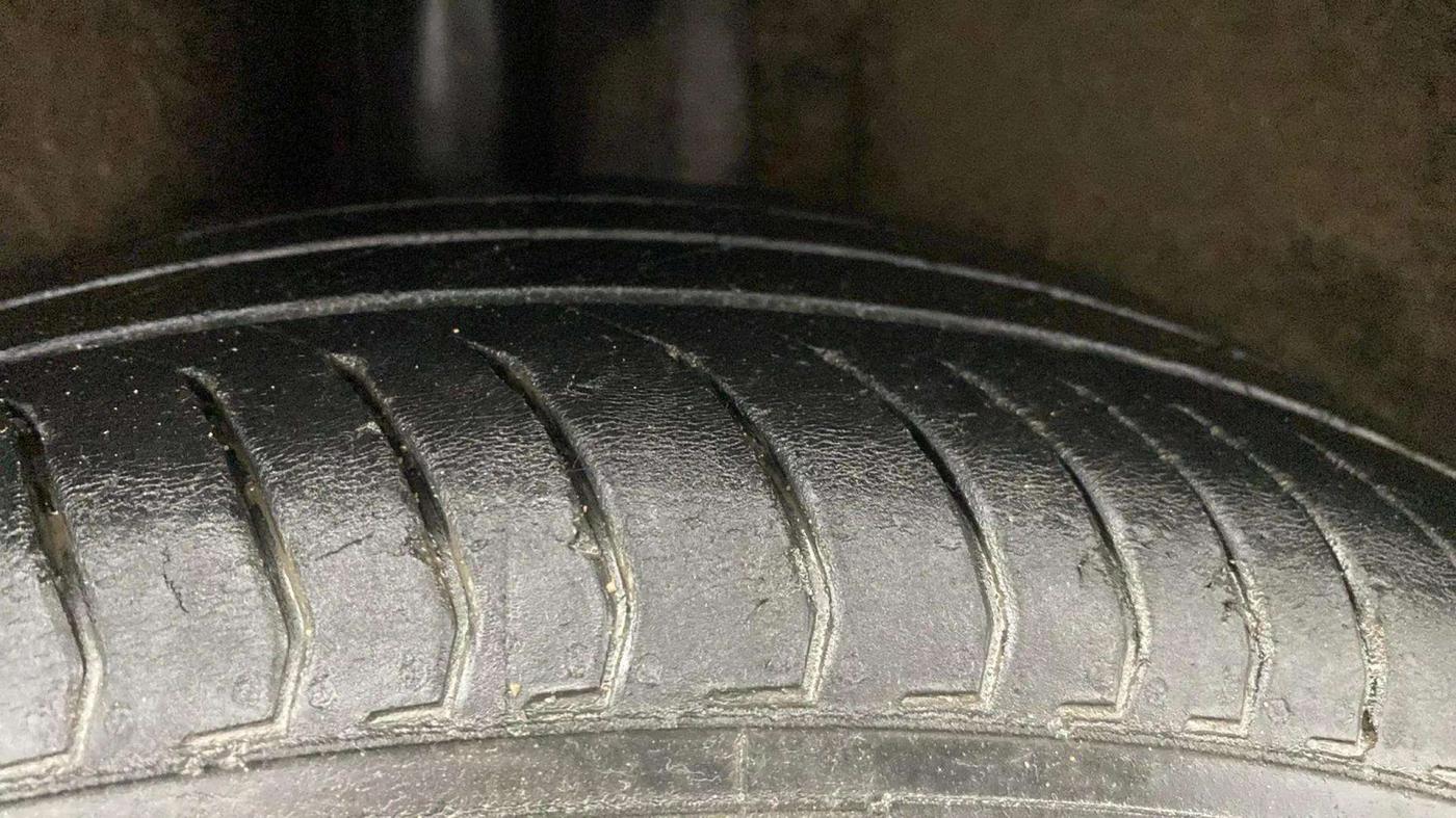 2023 MG ASTOR STYLE 1.5 MT, Petrol, Manual, 59,431 km, Right Rear Tyre Tread