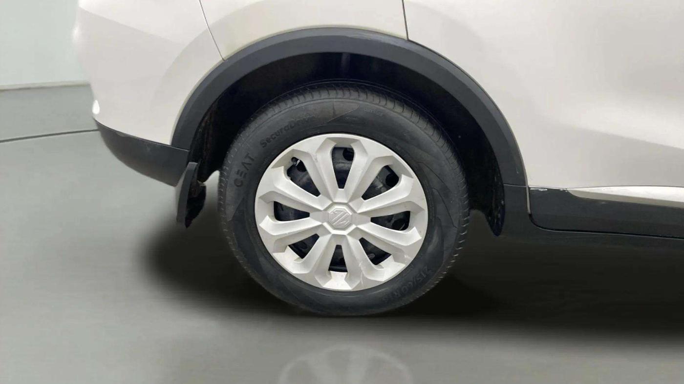 2023 MG ASTOR STYLE 1.5 MT, Petrol, Manual, 59,431 km, Right Rear Wheel