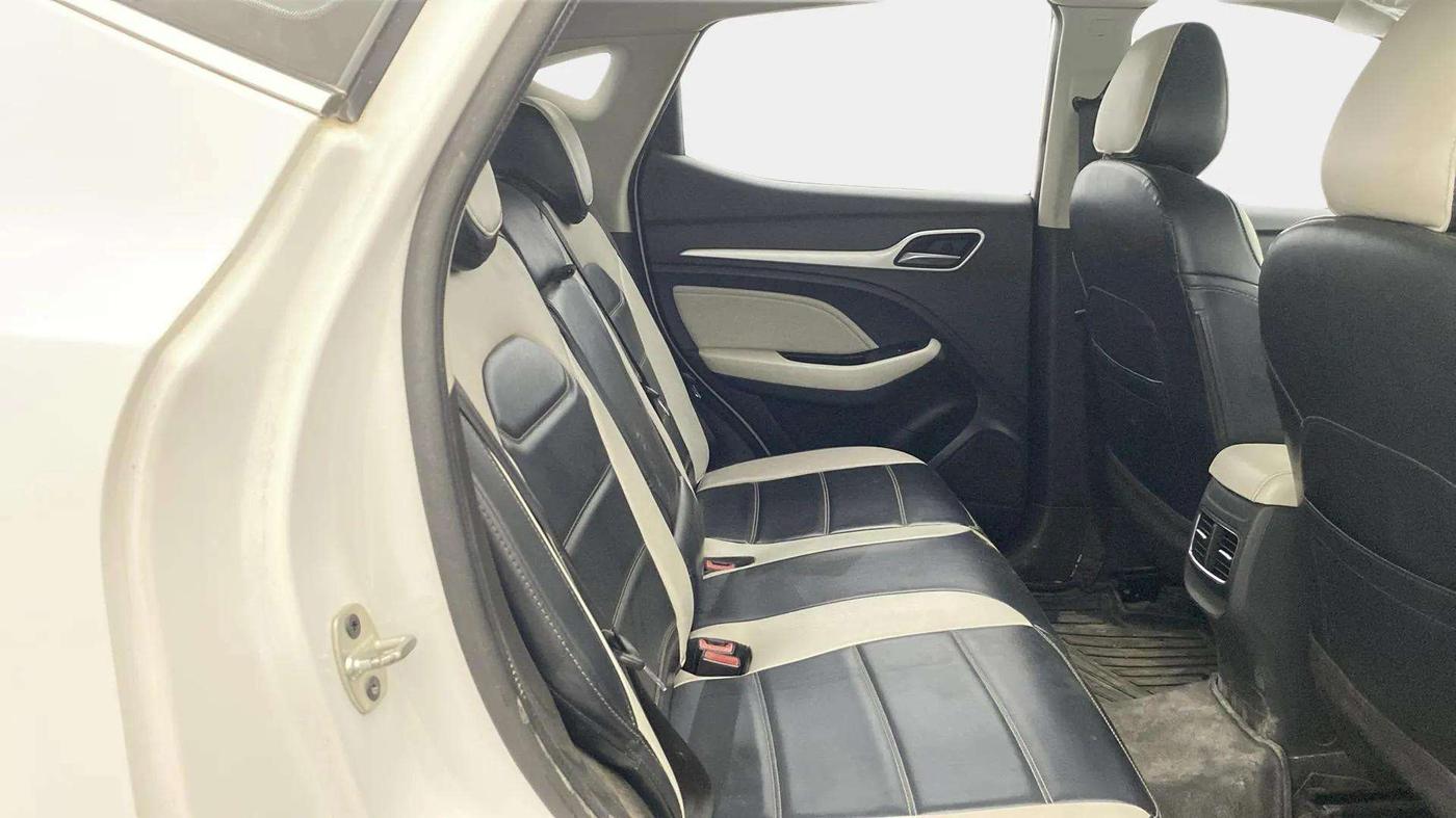2023 MG ASTOR STYLE 1.5 MT, Petrol, Manual, 59,431 km, Right Side Rear Door Cabin