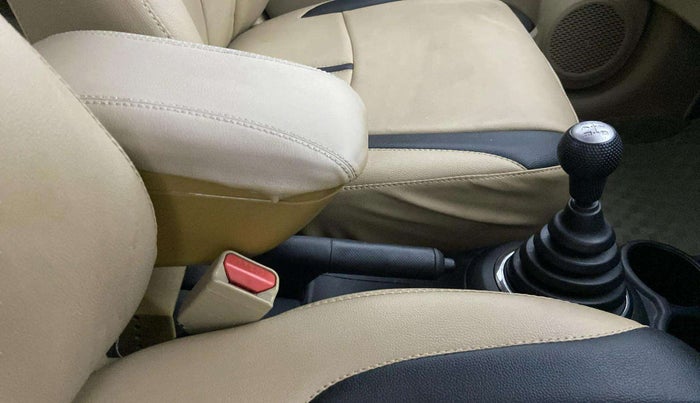 2015 Honda Brio S MT, Petrol, Manual, 14,386 km, Gear Lever