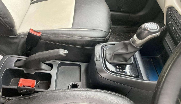 2022 Tata ALTROZ XMA PLUS PETROL, Petrol, Manual, 5,408 km, Gear Lever