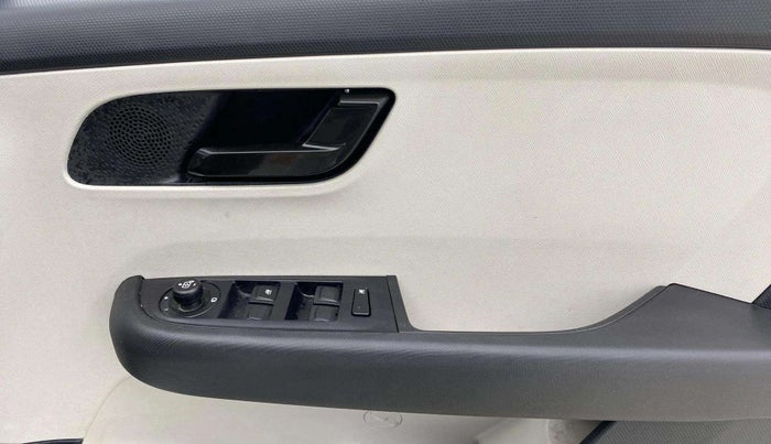 2022 Tata ALTROZ XMA PLUS PETROL, Petrol, Manual, 5,408 km, Driver Side Door Panels Control