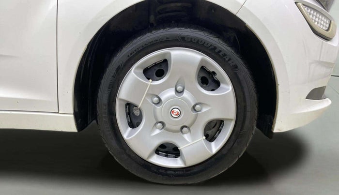 2022 Tata ALTROZ XMA PLUS PETROL, Petrol, Manual, 5,408 km, Right Front Wheel