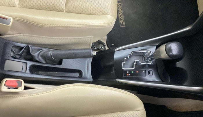 2019 Toyota YARIS VX CVT, Petrol, Automatic, 37,769 km, Gear Lever