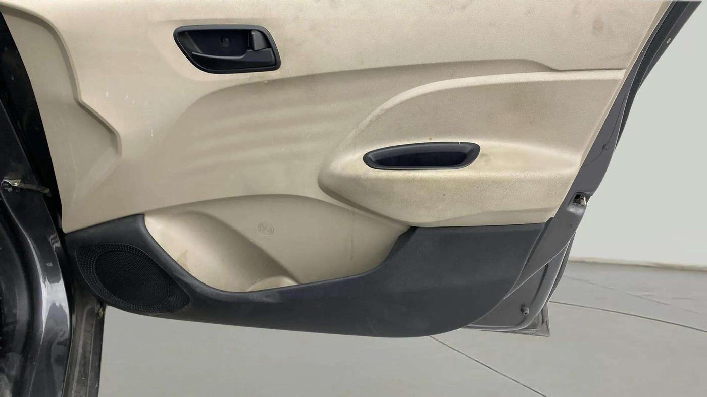 2022 Hyundai NEW SANTRO SPORTZ EXECUTIVE MT CNG, CNG, Manual, 73,949 km, Driver Side Door Panels Control