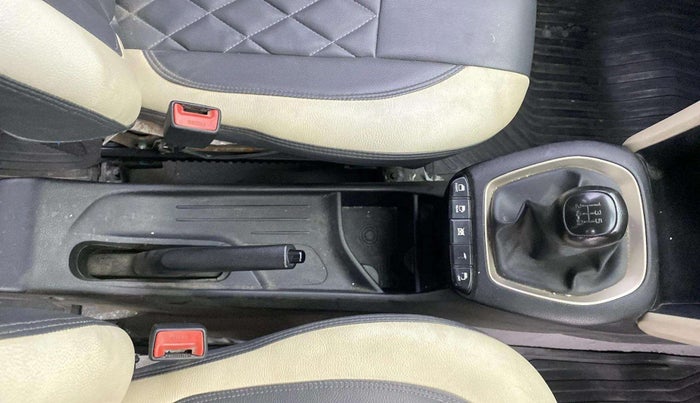 2022 Hyundai NEW SANTRO SPORTZ EXECUTIVE MT CNG, CNG, Manual, 73,934 km, Gear Lever