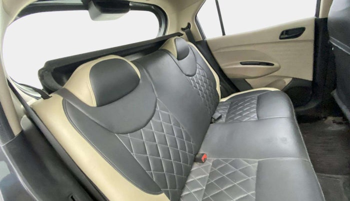 2022 Hyundai NEW SANTRO SPORTZ EXECUTIVE MT CNG, CNG, Manual, 73,934 km, Right Side Rear Door Cabin