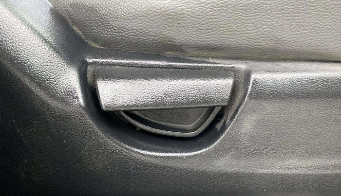 2022 Hyundai NEW SANTRO SPORTZ EXECUTIVE MT CNG, CNG, Manual, 73,934 km, Driver Side Adjustment Panel