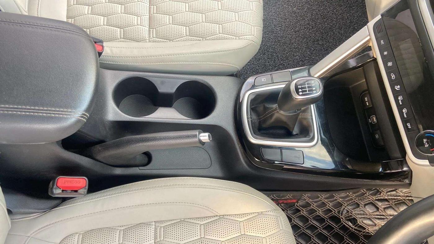 2020 KIA SELTOS HTX 1.5 PETROL, Petrol, Manual, 41,273 km, Gear Lever