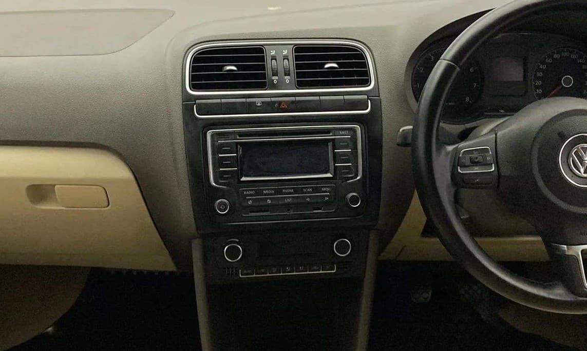 2013 Volkswagen Vento HIGHLINE 1.6 MPI, Petrol, Manual, 84,201 km, Air Conditioner