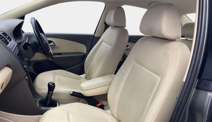 2013 Volkswagen Vento HIGHLINE 1.6 MPI, Petrol, Manual, 84,137 km, Right Side Front Door Cabin
