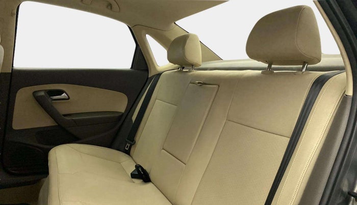 2013 Volkswagen Vento HIGHLINE 1.6 MPI, Petrol, Manual, 84,137 km, Right Side Rear Door Cabin