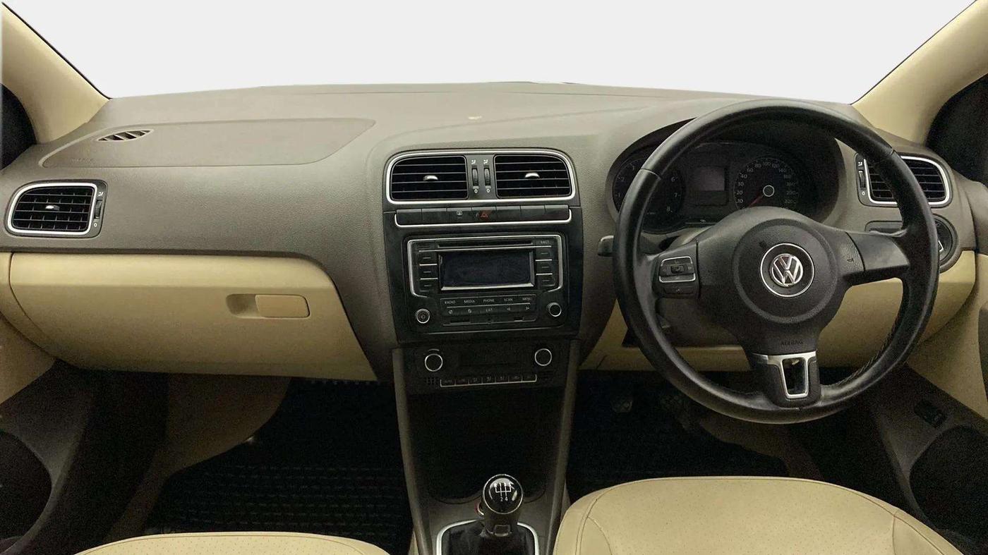 2013 Volkswagen Vento HIGHLINE 1.6 MPI, Petrol, Manual, 84,201 km, Dashboard