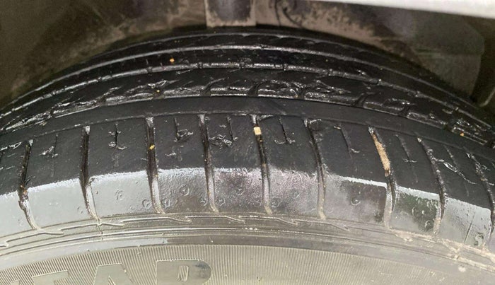 2019 MG HECTOR SHARP 1.5 DCT PETROL, Petrol, Automatic, 32,542 km, Right Front Tyre Tread