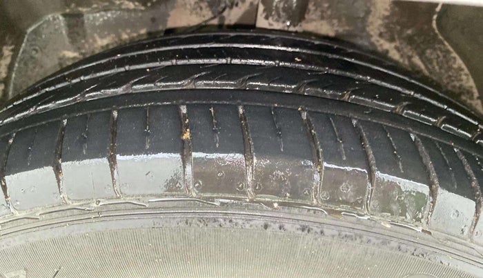 2019 MG HECTOR SHARP 1.5 DCT PETROL, Petrol, Automatic, 32,542 km, Left Front Tyre Tread