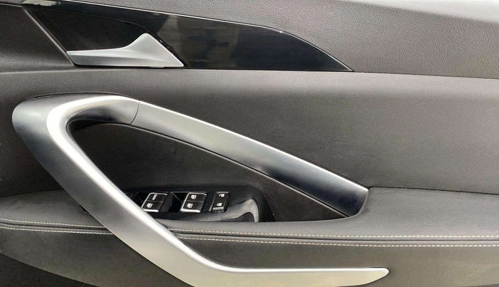 2019 MG HECTOR SHARP 1.5 DCT PETROL, Petrol, Automatic, 32,542 km, Driver Side Door Panels Control