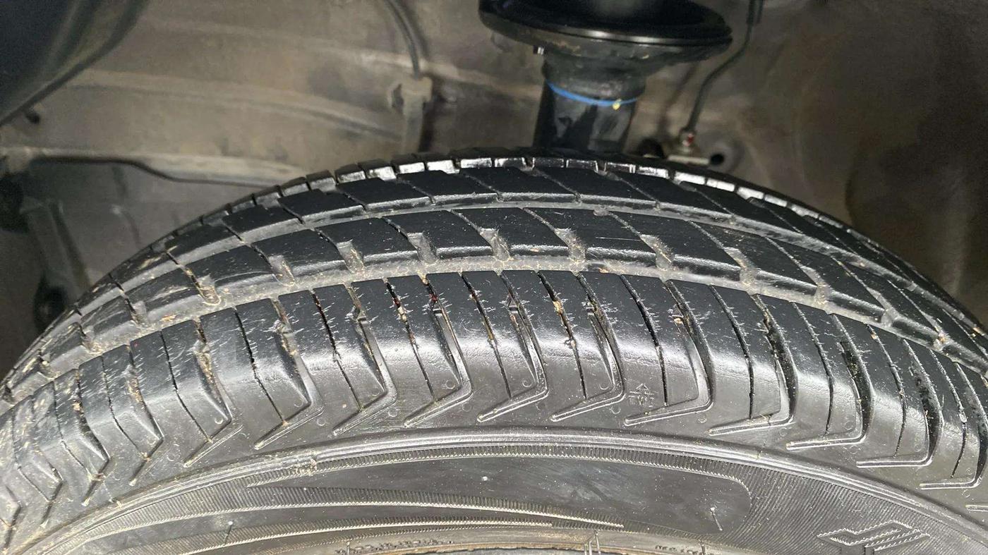 2023 Maruti Alto K10 VXI PLUS, Petrol, Manual, 3,937 km, Left Front Tyre Tread
