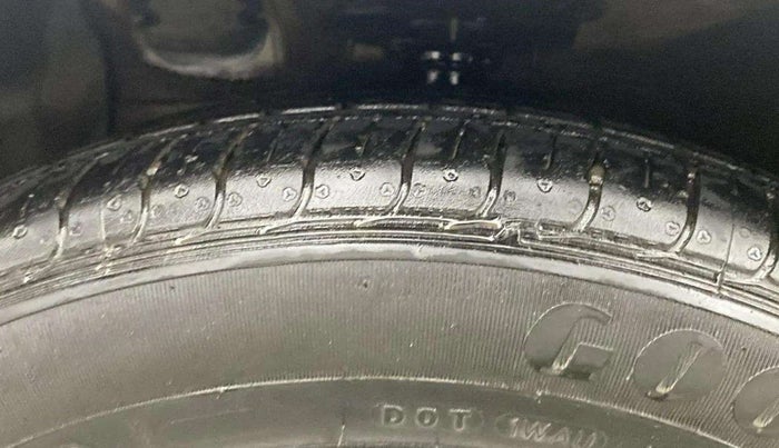 2016 Hyundai Grand i10 ASTA AT 1.2 KAPPA VTVT, Petrol, Automatic, 75,955 km, Left Front Tyre Tread