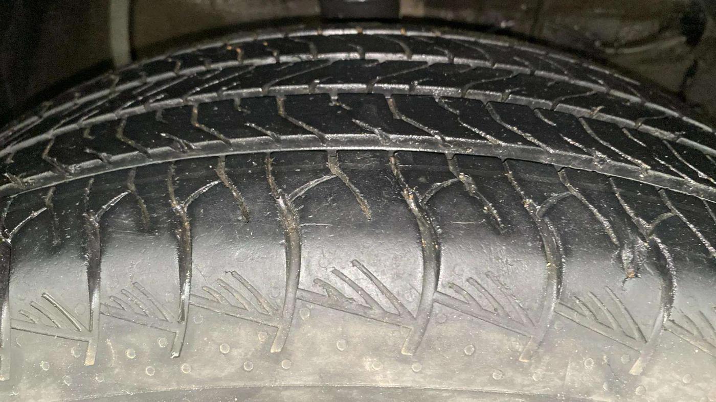 2022 Maruti Grand Vitara ALPHA PLUS HYBRID ECVT, Hybrid, Automatic, 48,505 km, Right Front Tyre Tread