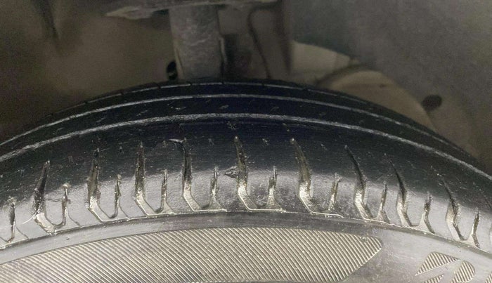 2018 Maruti Dzire VXI, Petrol, Manual, 60,468 km, Right Front Tyre Tread