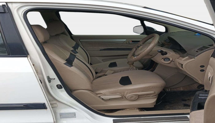 2012 Maruti Ertiga ZDI, Diesel, Manual, 1,13,448 km, Right Side Front Door Cabin