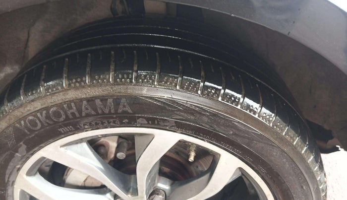 2017 Audi A4 35 TDI Technology, Diesel, Automatic, 77,793 km, Right Front Tyre Tread