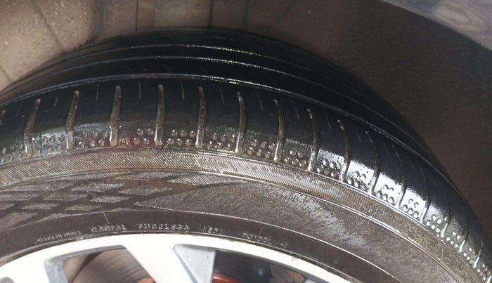 2017 Audi A4 35 TDI Technology, Diesel, Automatic, 77,793 km, Right Rear Tyre Tread