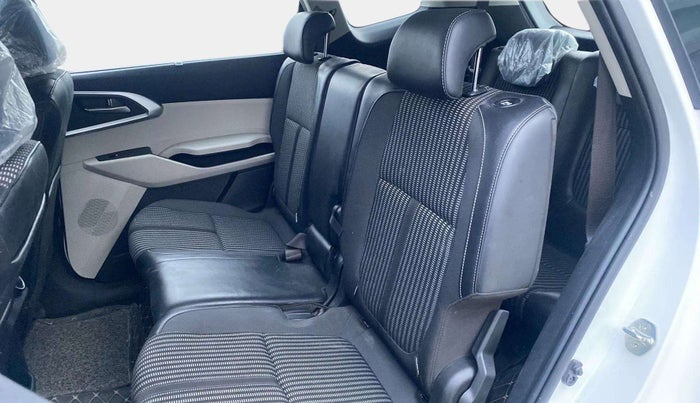 2022 KIA CARENS PRESTIGE PLUS 1.4 PETROL 7 STR, Petrol, Manual, 19,199 km, Right Side Rear Door Cabin