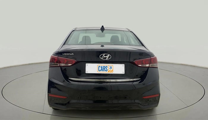 2018 Hyundai Verna 1.6 CRDI SX, Diesel, Manual, 91,281 km, Back/Rear