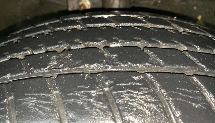 2014 Maruti Celerio VXI AMT, Petrol, Automatic, 31,924 km, Right Front Tyre Tread