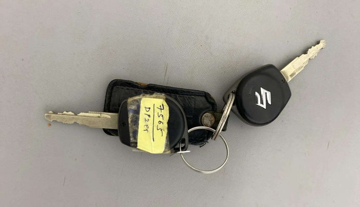 2018 Maruti Dzire VXI AMT, Petrol, Automatic, 23,411 km, Key Close Up