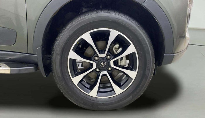 2020 Tata NEXON XZA PLUS (O) PETROL, Petrol, Automatic, 33,821 km, Right Front Wheel