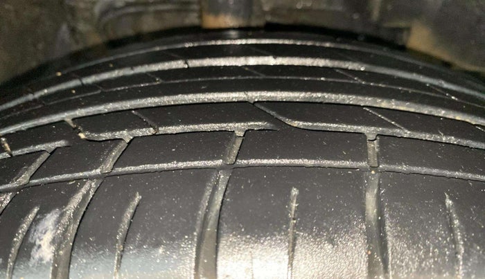2020 Tata NEXON XZA PLUS (O) PETROL, Petrol, Automatic, 33,821 km, Right Front Tyre Tread