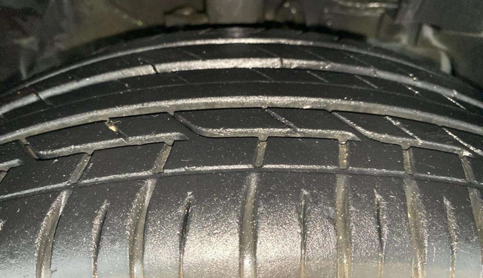 2022 Tata NEXON XM SUNROOF PETROL, Petrol, Manual, 11,611 km, Right Front Tyre Tread